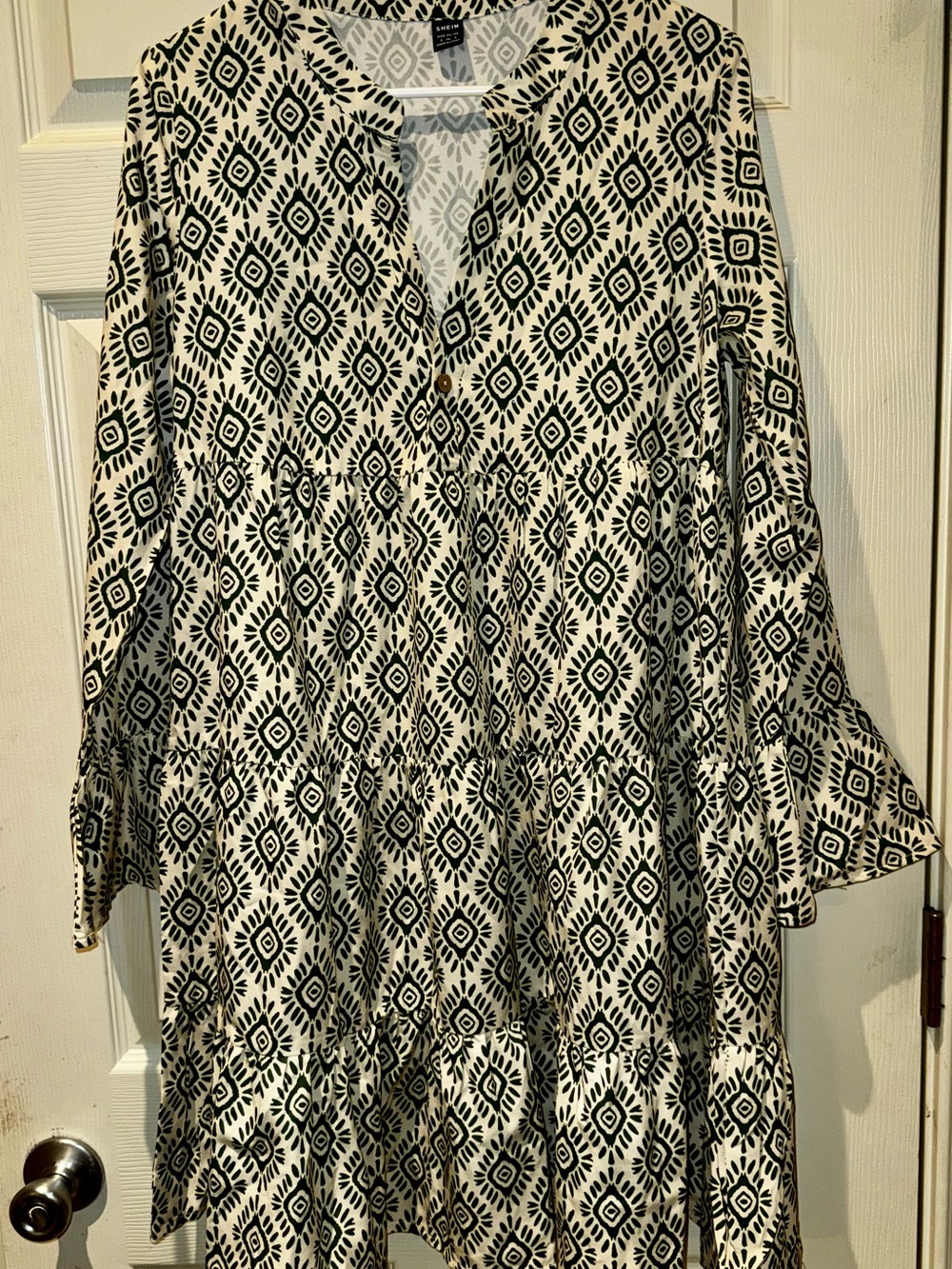 SHEIN Green & Cream Geometric Midi Tiered Dress